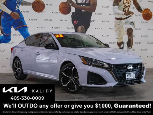 Used 2023 Nissan Altima 2.5 SR image 1