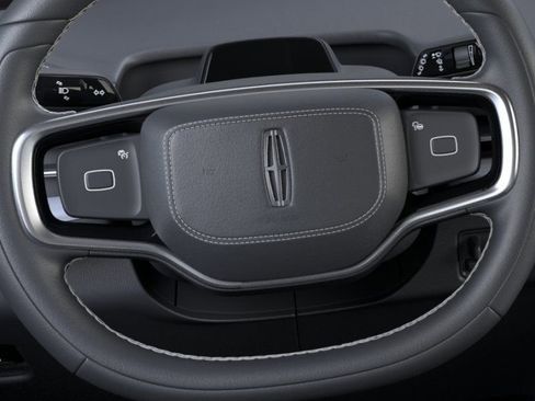 New 2026 Lincoln Navigator L Reserve AWD/4WD image 13