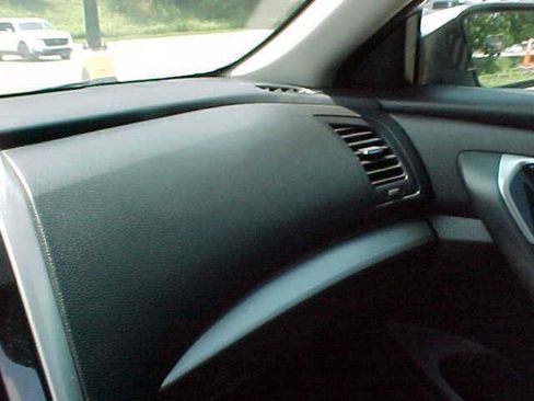 Used 2014 Nissan Altima 2.5 S w/ Display Audio Package FWD image 19
