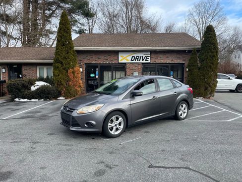Used 2014 Ford Focus SE image 3