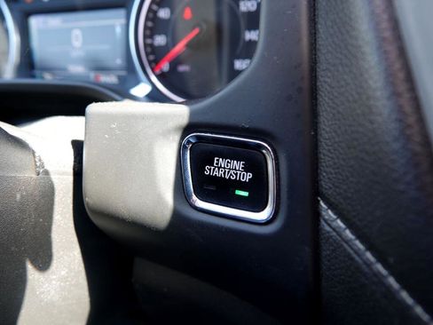 Used 2019 GMC Acadia SLE image 26