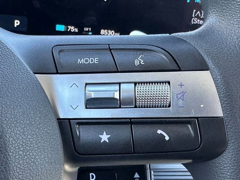 Used 2025 Hyundai Kona SE image 22