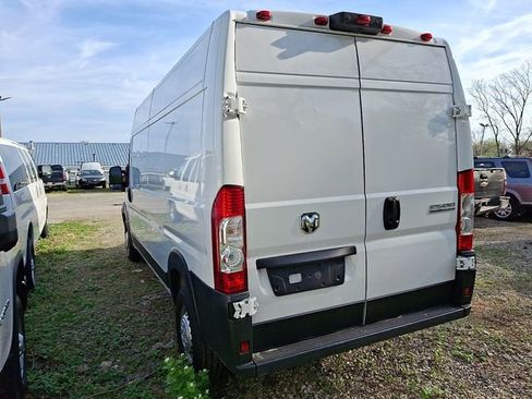 Used 2025 RAM ProMaster 2500 w/ Convenience Group image 4