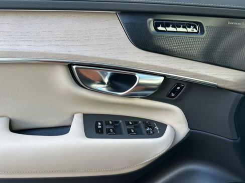 New 2026 Volvo XC90 T8 Ultra w/ Lounge Package AWD/4WD image 9