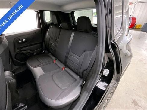 Used 2017 Jeep Renegade Altitude FWD image 19
