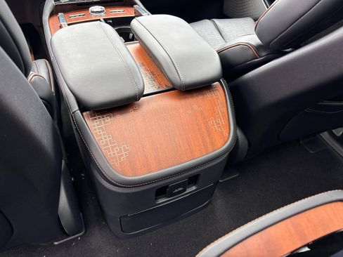 New 2026 Lincoln Navigator Black Label AWD/4WD image 32