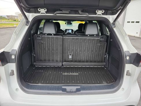 Used 2022 Toyota Highlander XSE image 17