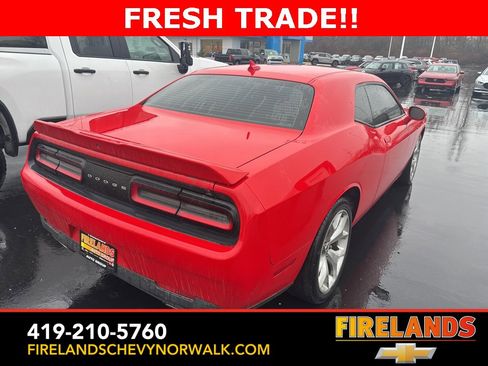 Used 2016 Dodge Challenger SXT Plus image 7