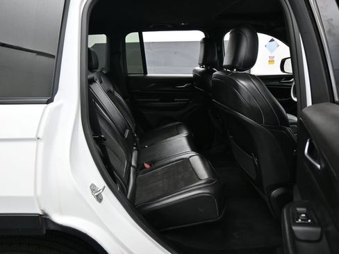 Used 2023 Jeep Grand Cherokee Altitude AWD/4WD image 38