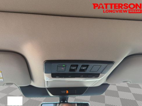Used 2026 Nissan Pathfinder Platinum FWD image 6