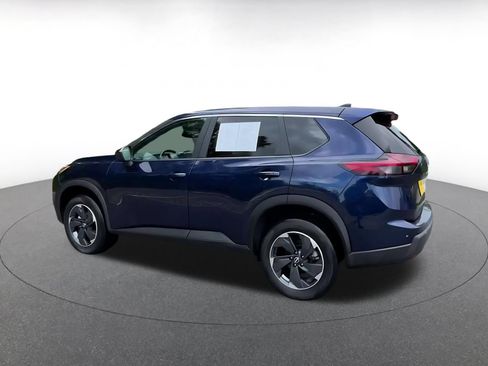 Used 2025 Nissan Rogue SV AWD/4WD image 8