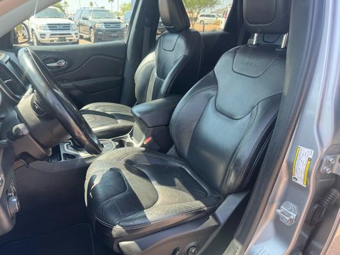 Used 2016 Jeep Cherokee Limited FWD image 20