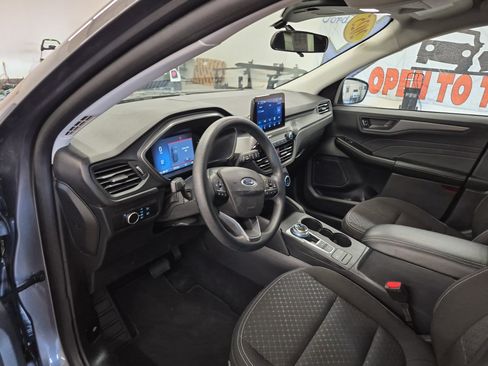 Used 2025 Ford Escape Active FWD image 11