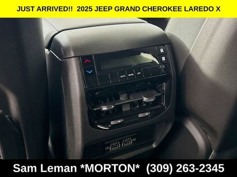 New 2025 Jeep Grand Cherokee L Laredo image 24