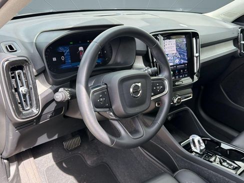 Certified 2023 Volvo XC40 B4 Plus w/ Protection Package Premier FWD image 4
