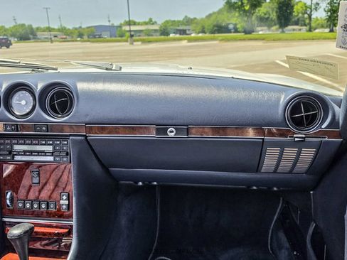 Used 1988 Mercedes-Benz 560 SL image 41