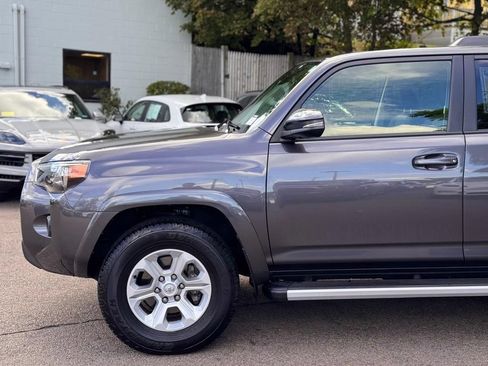 Used 2023 Toyota 4Runner SR5 Premium w/ Moonroof Package AWD/4WD image 10