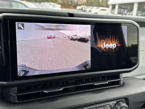 New 2026 Jeep Gladiator Sport image 33