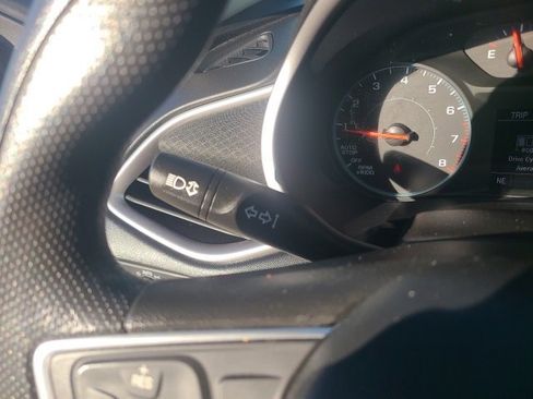 Used 2022 Chevrolet Malibu LT image 22