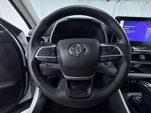 Certified 2024 Toyota Highlander XLE AWD/4WD image 18