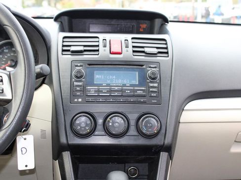 Used 2013 Subaru Crosstrek 2.0i Premium image 11