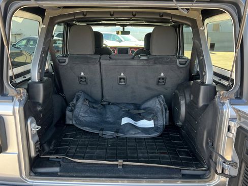 Used 2019 Jeep Wrangler Unlimited Rubicon image 24