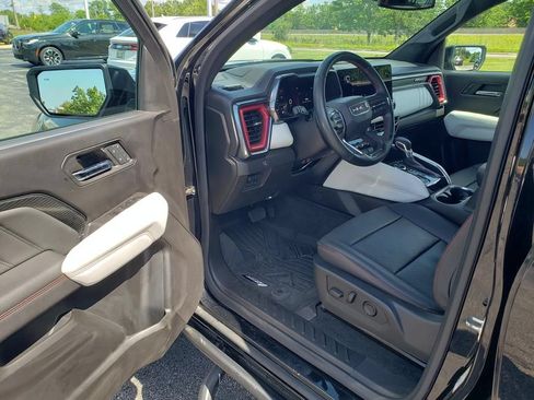 Used 2023 GMC Canyon AT4X AWD/4WD image 9