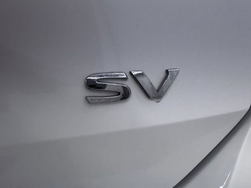 Used 2018 Nissan Rogue SV w/ Premium Package FWD image 10