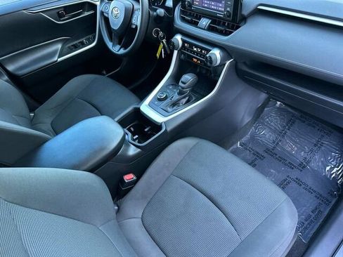 Used 2022 Toyota RAV4 LE image 19