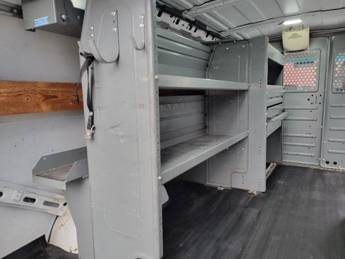 Used 2014 Chevrolet Express 2500 image 20