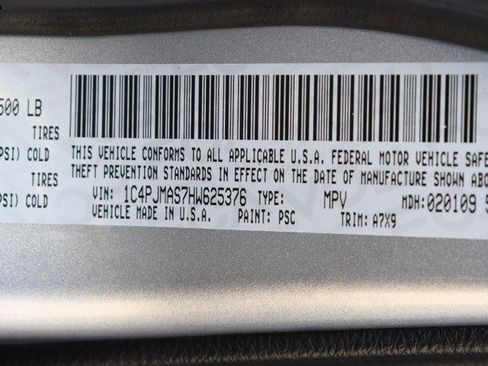 Used 2017 Jeep Cherokee Altitude AWD/4WD image 33