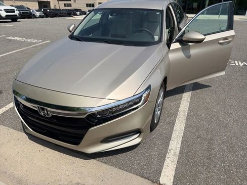 Used 2018 Honda Accord LX image 11