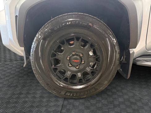 Used 2025 Toyota 4Runner TRD Off-Road Premium AWD/4WD image 15