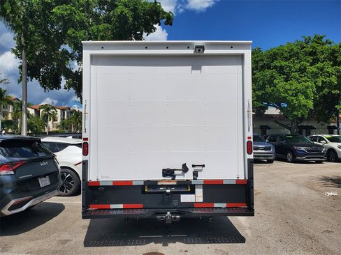Used 2024 Ford E-350 and Econoline 350 Super Duty w/ Driver's Safety Package image 5