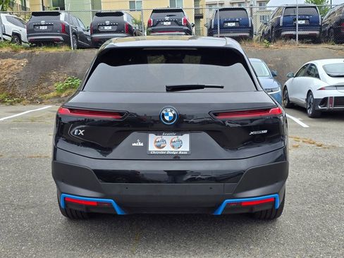 Used 2022 BMW iX xDrive50 w/ Convenience Package AWD/4WD image 7