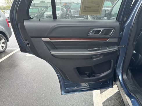 Used 2019 Ford Explorer Platinum image 49