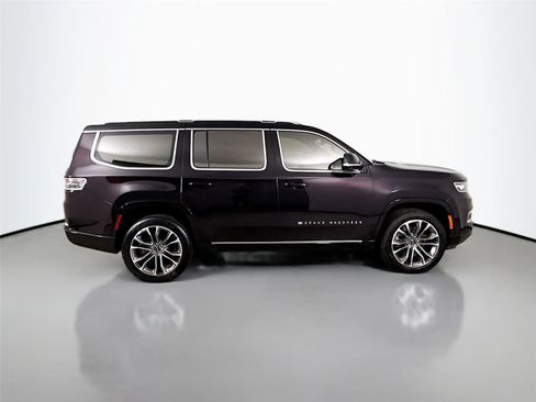 Used 2023 Jeep Grand Wagoneer Series III image 8