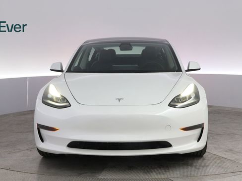Used 2023 Tesla Model 3 Standard Range image 12