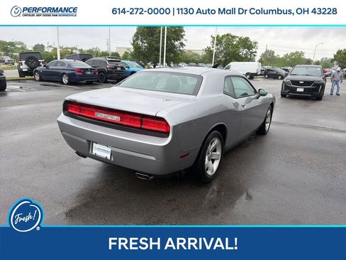 Used 2013 Dodge Challenger SXT RWD image 4