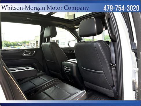 Used 2023 GMC Yukon XL SLT AWD/4WD image 15