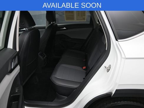Used 2022 Volkswagen Taos SE AWD/4WD image 29