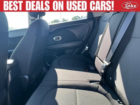 Used 2017 Kia Soul + FWD image 19