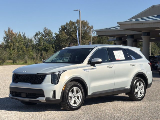 Used 2026 Kia Sorento LX FWD image 11