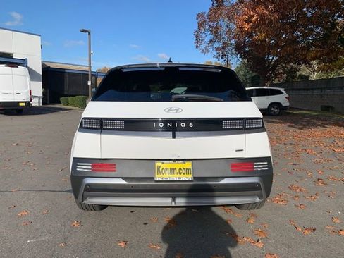 New 2026 Hyundai Ioniq 5 SEL image 4