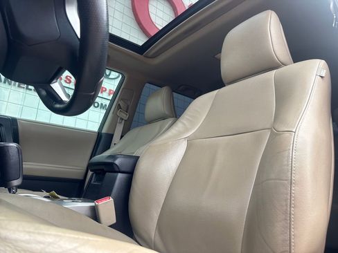 Used 2011 Toyota 4Runner Limited image 9