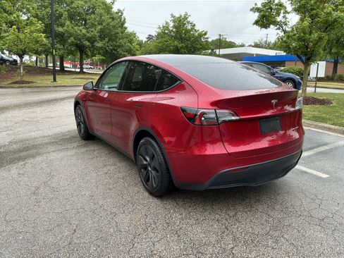 Used 2024 Tesla Model Y Long Range AWD/4WD image 8