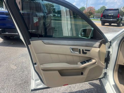 Used 2010 Mercedes-Benz E 350 4MATIC Sedan image 13