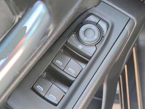 Used 2024 Chevrolet Silverado 1500 Custom Trail Boss w/ Turbomax Blackout Package AWD/4WD image 9