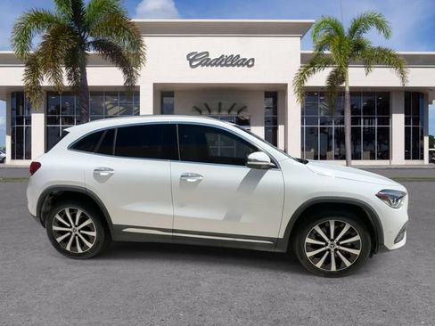 Used 2023 Mercedes-Benz GLA 250 4MATIC w/ Premium Package image 16