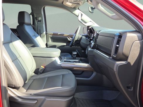 Used 2025 Chevrolet Silverado 1500 LT Trail Boss w/ Convenience Package II image 23